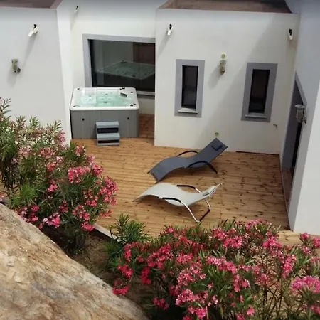 Villa Annonciade Vue Panoramique Sur L'ile-rousse Piscine Chauffee