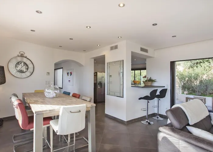 Annonciade Willa LʼÎle-Rousse