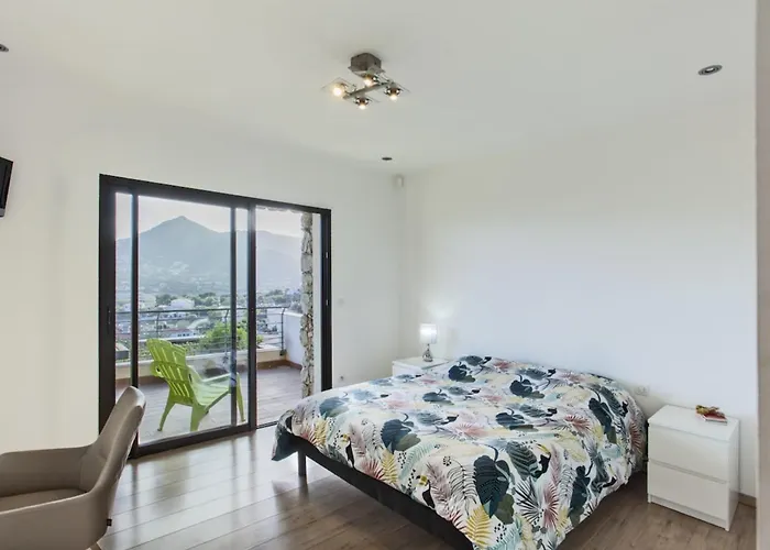 Willa Annonciade LʼÎle-Rousse