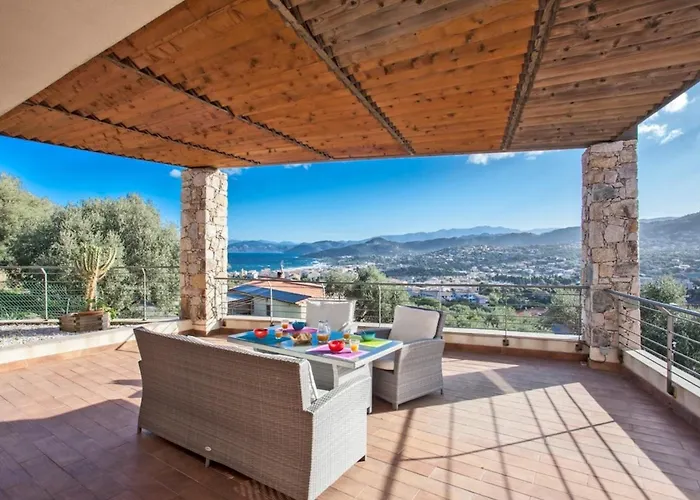 Willa Annonciade LʼÎle-Rousse