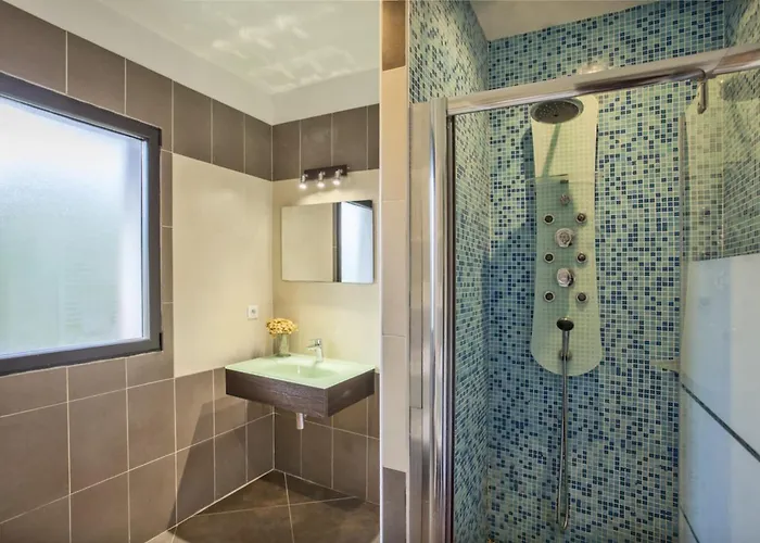 Willa Annonciade LʼÎle-Rousse